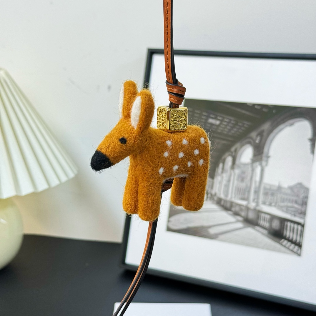 Loewe Deer Charm In Felt And Calfskin - PerfectKickZ