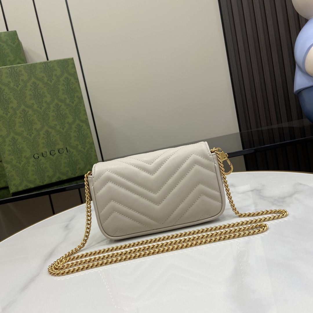 Gucci GG Marmont Super Mini Bag - 