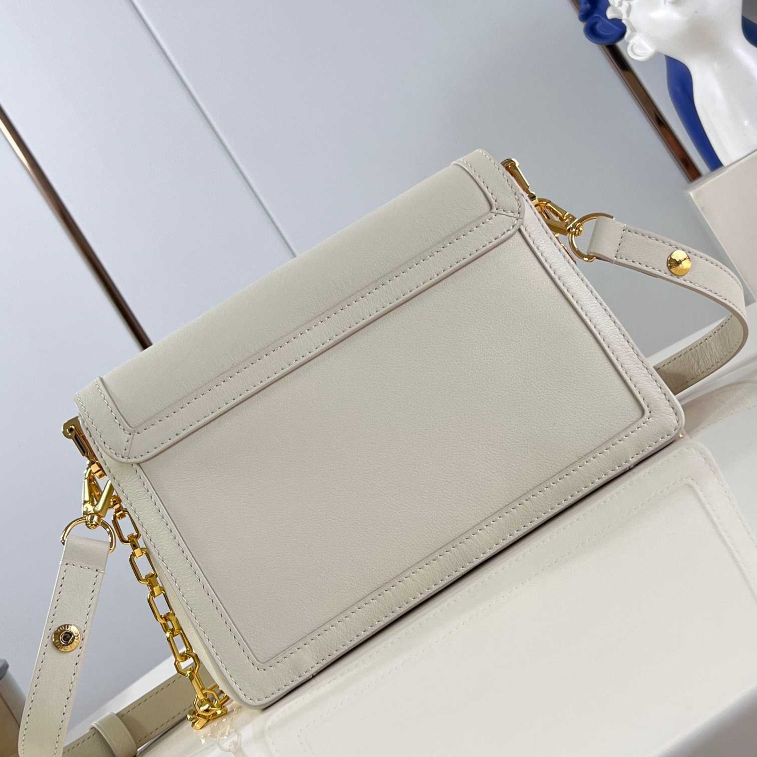 Louis Vuitton Dauphine Soft MM   M25050 - PerfectKickZ