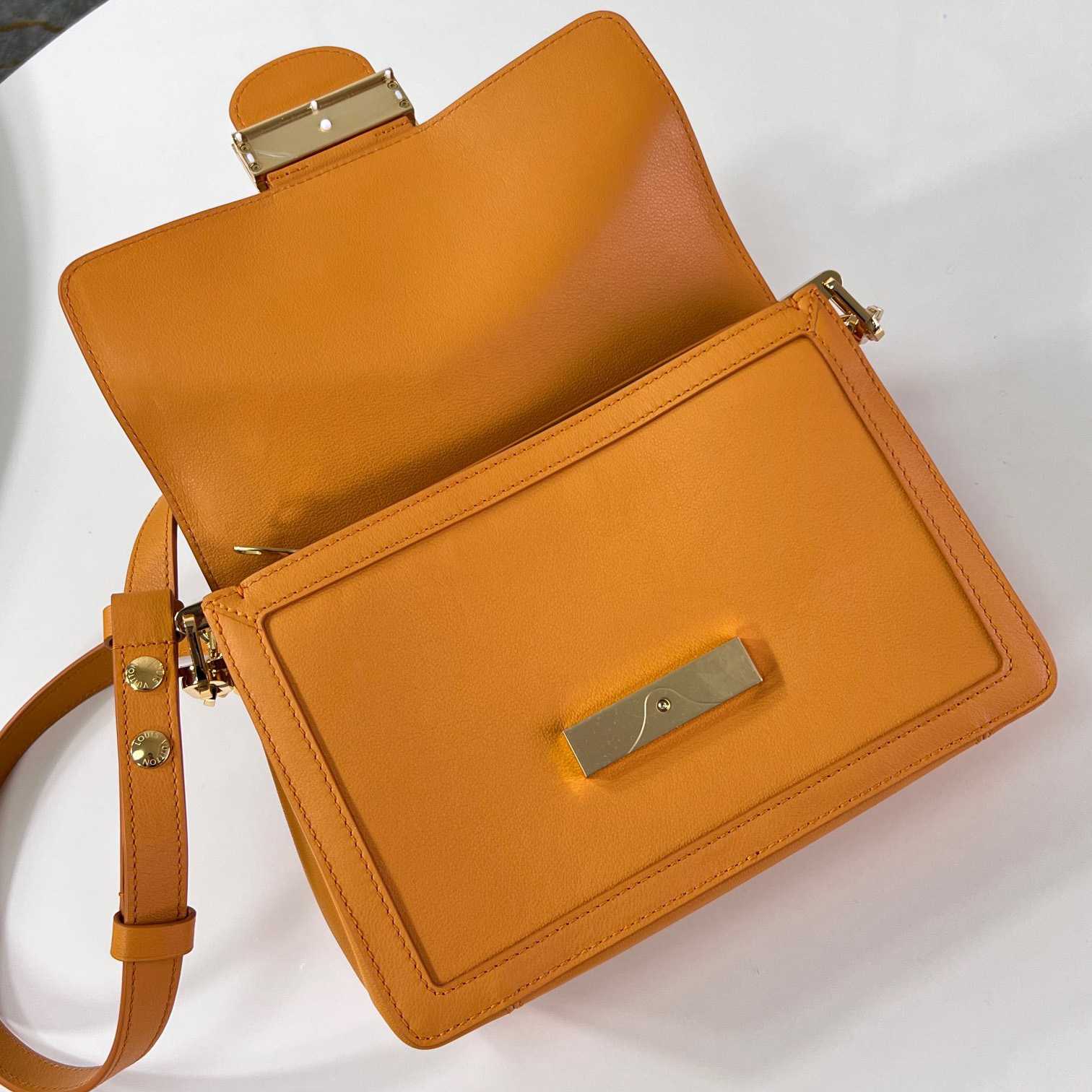 Louis Vuitton Dauphine Soft MM   M25048 - PerfectKickZ