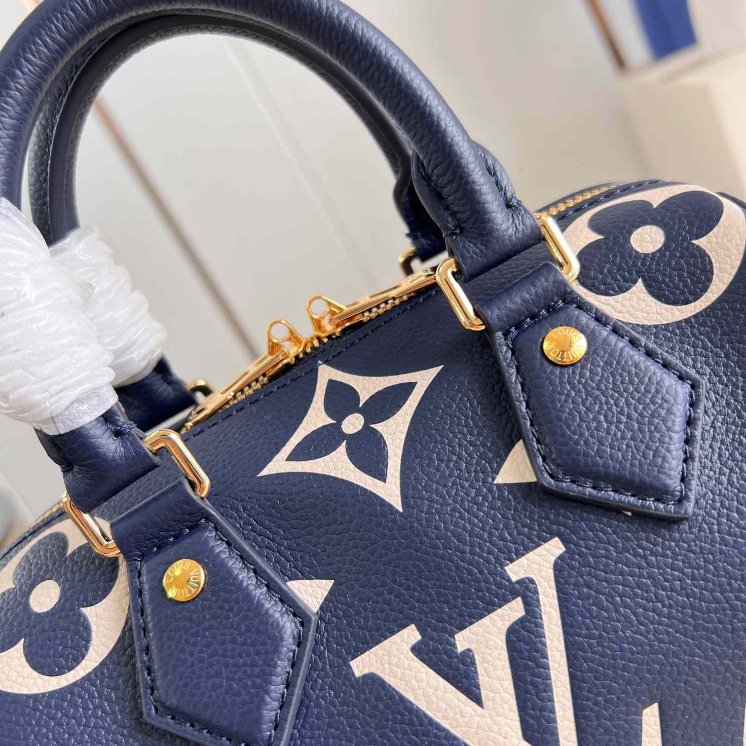 Louis Vuitton Speedy Bandouliere 20    M47048 - PerfectKickZ