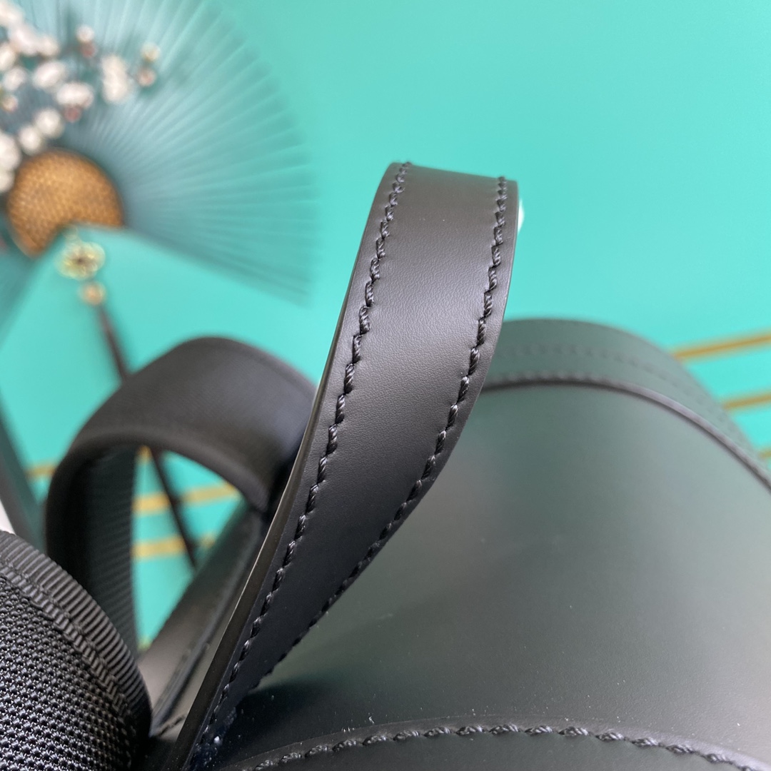 Gucci GG Black Backpack - PerfectKickZ