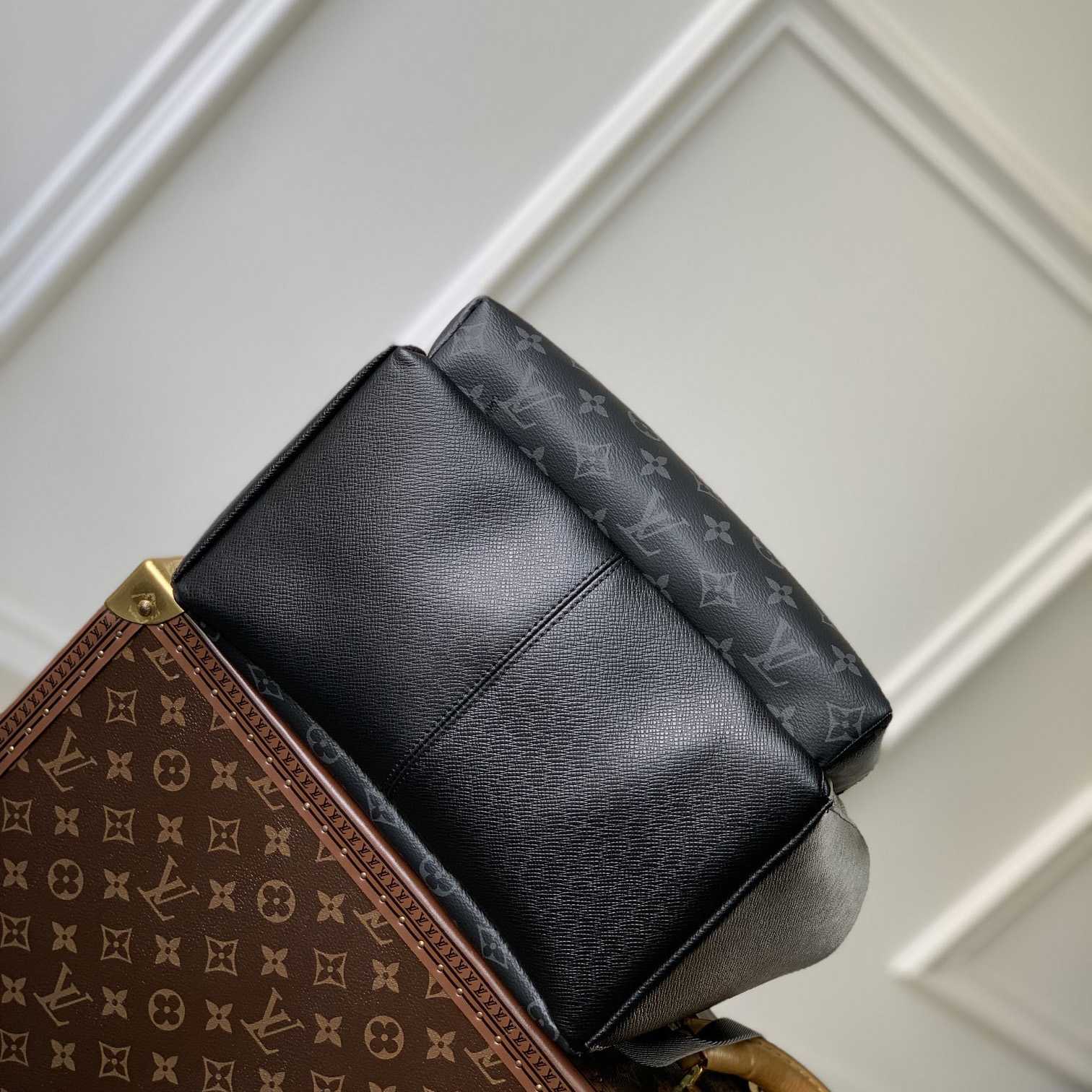 Louis Vuitton Discovery Backpack   M31033 - PerfectKickZ