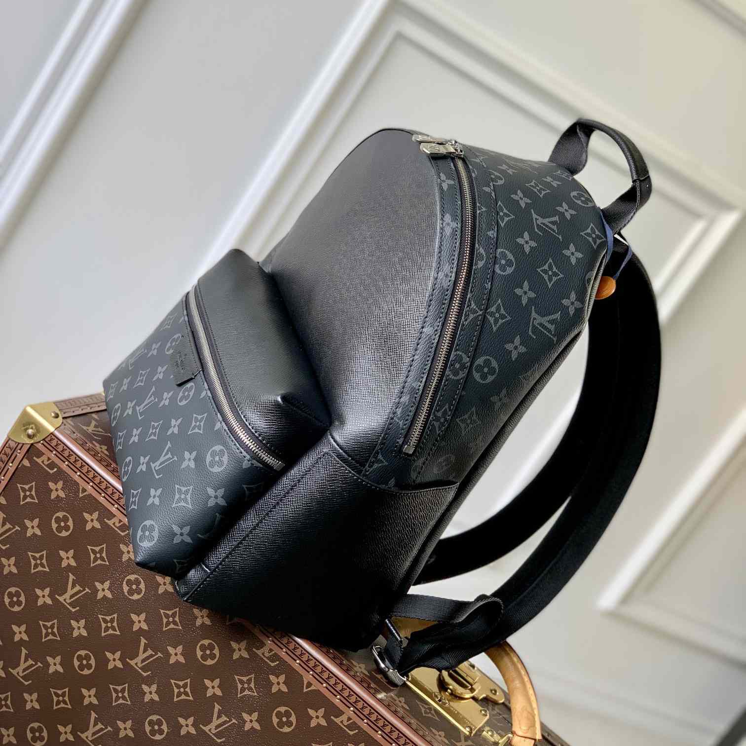 Louis Vuitton Discovery Backpack   M31033 - PerfectKickZ