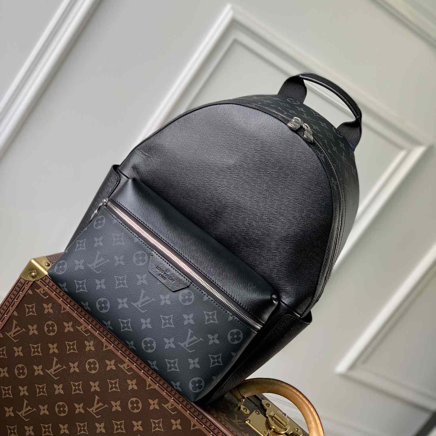 Louis Vuitton Discovery Backpack   M31033 - PerfectKickZ