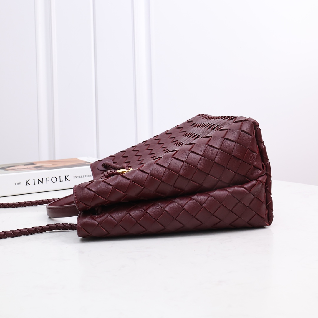 Bottega Veneta Medium Andiamo  32*24*12CM - PerfectKickZ