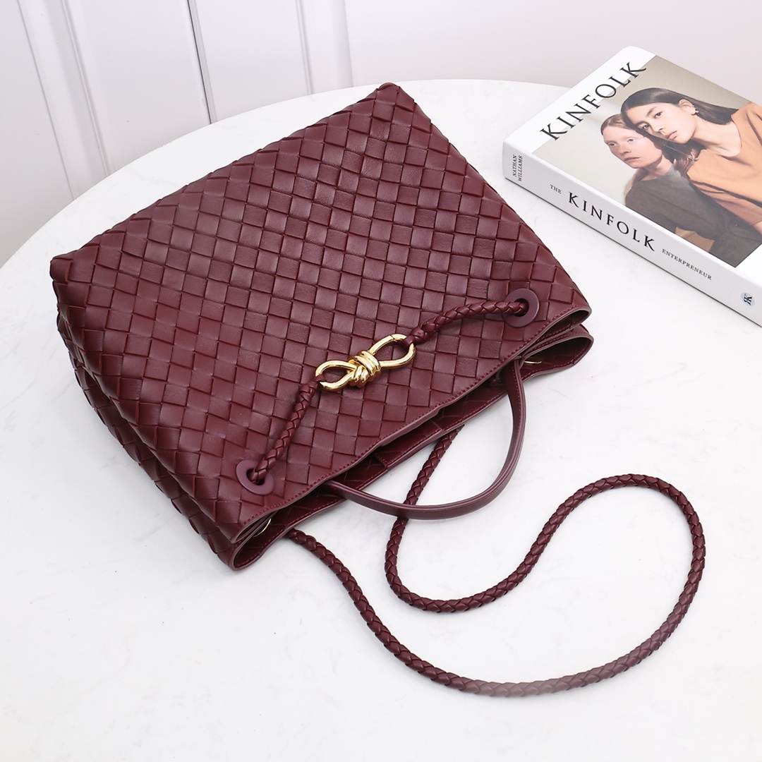 Bottega Veneta Medium Andiamo  32*24*12CM - PerfectKickZ