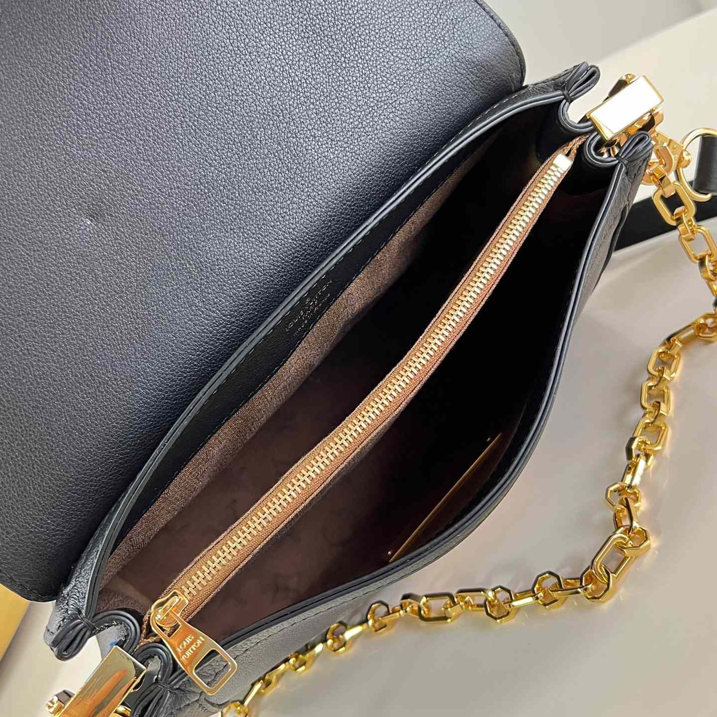 Louis Vuitton Dauphine Soft MM   M25209 - PerfectKickZ