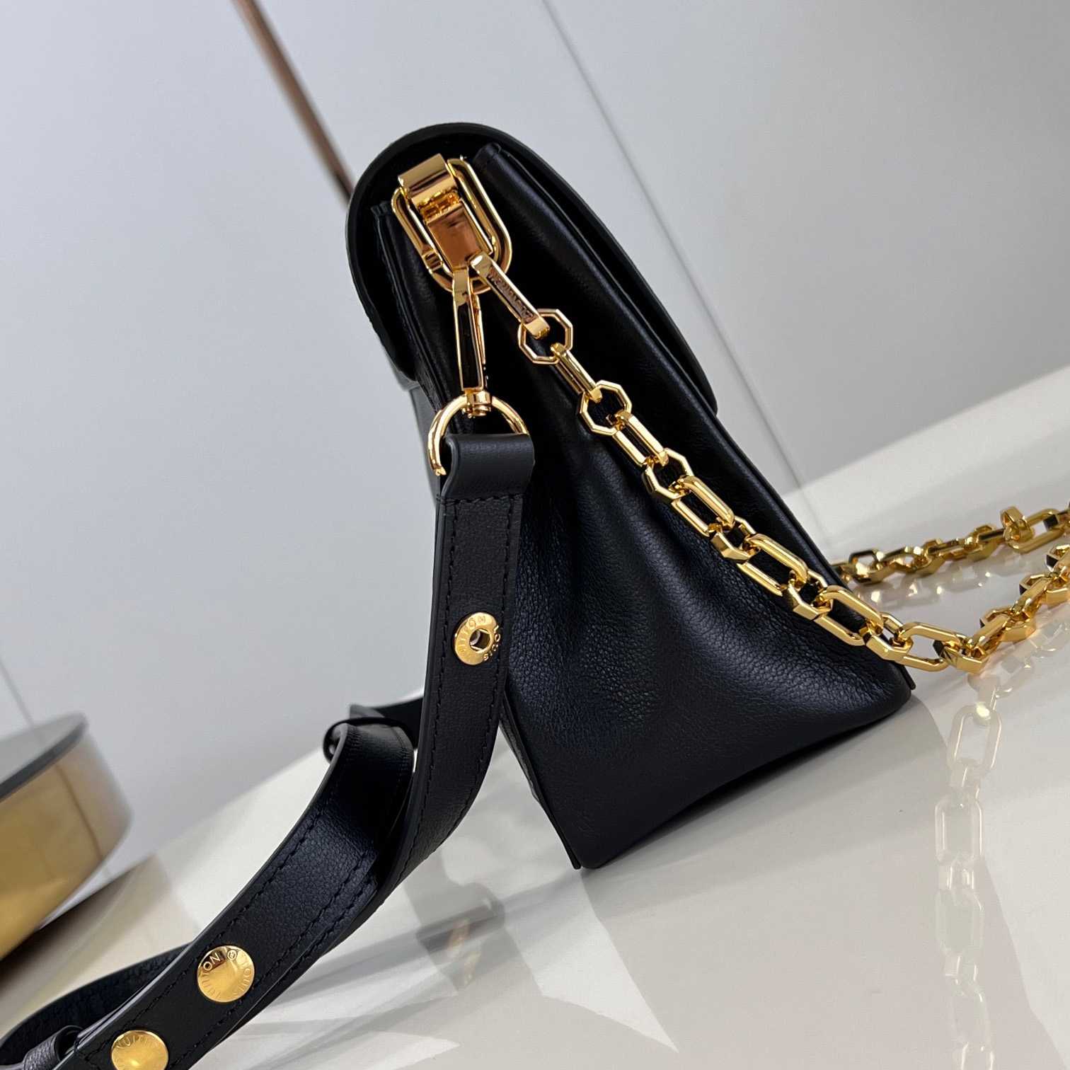 Louis Vuitton Dauphine Soft MM   M25209 - PerfectKickZ