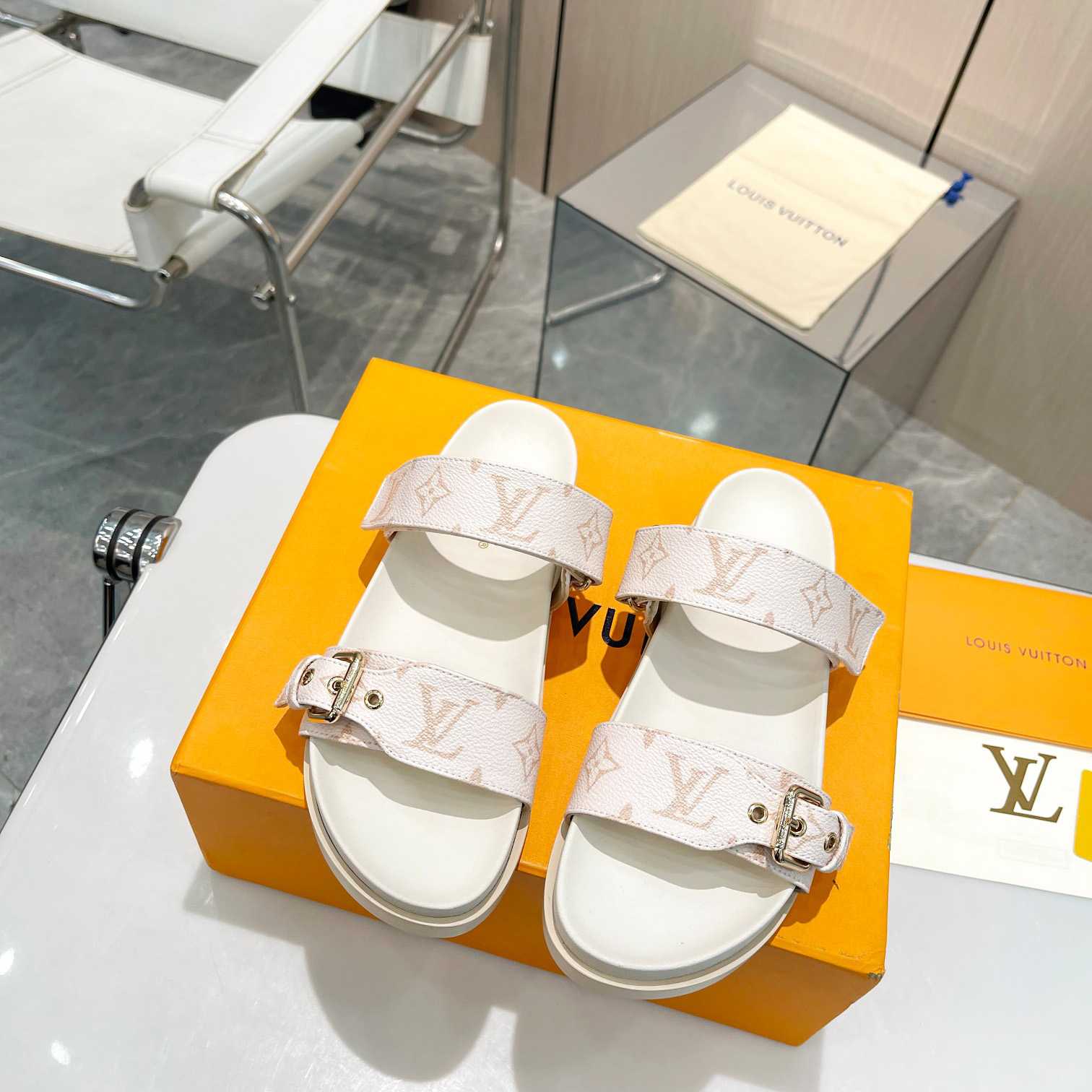 Louis Vuitton Bom Dia Flat Comfort Mule     1ACHYI - PerfectKickZ