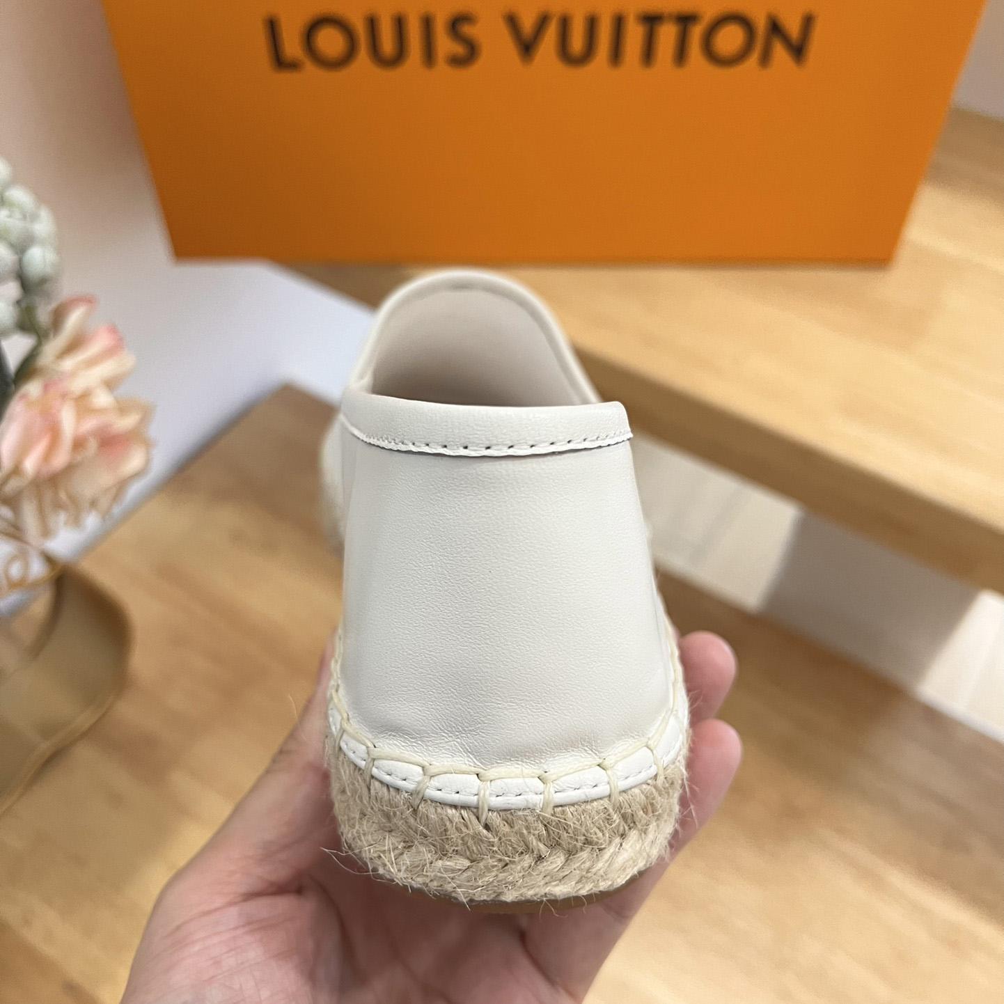 Louis Vuitton Starboard Flat Espadrille      1ABVLU - PerfectKickZ
