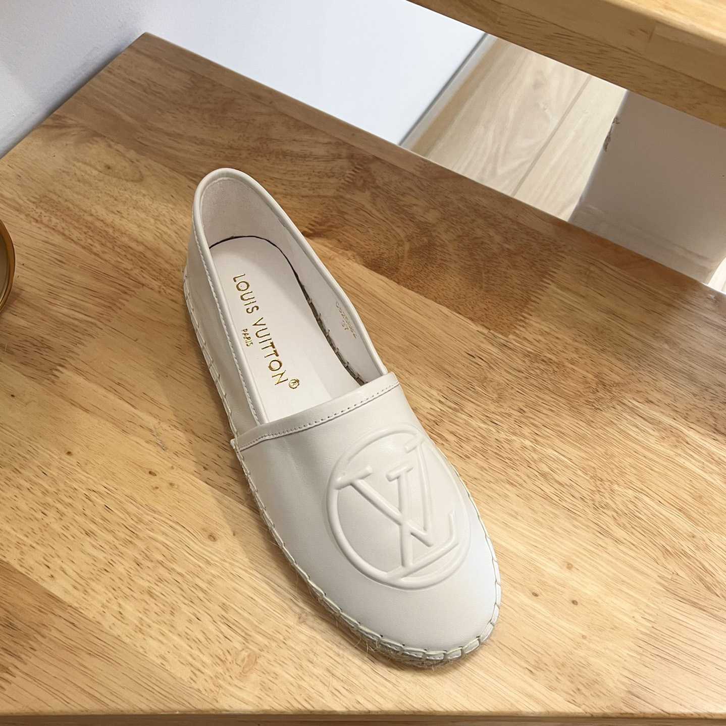 Louis Vuitton Starboard Flat Espadrille      1ABVLU - PerfectKickZ