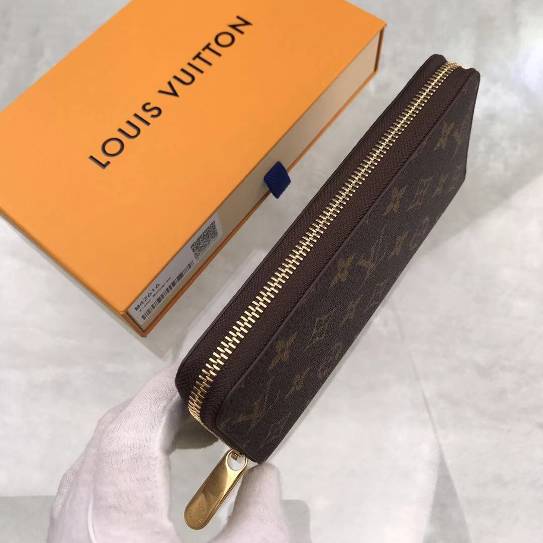 Louis Vuitton Zippy Wallet     M42616 - 