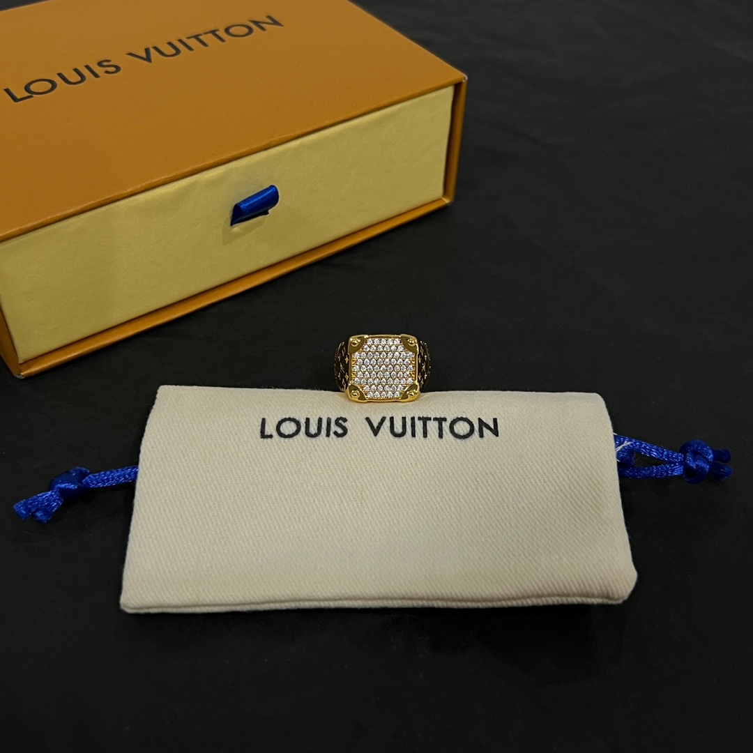 Louis Vuitton LV Rope Ring    M1543L - PerfectKickZ