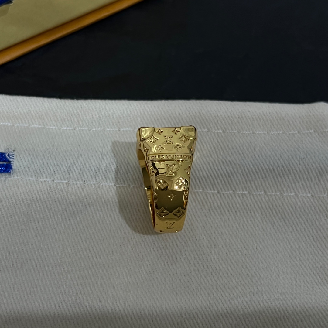 Louis Vuitton LV Rope Ring    M1543L - PerfectKickZ