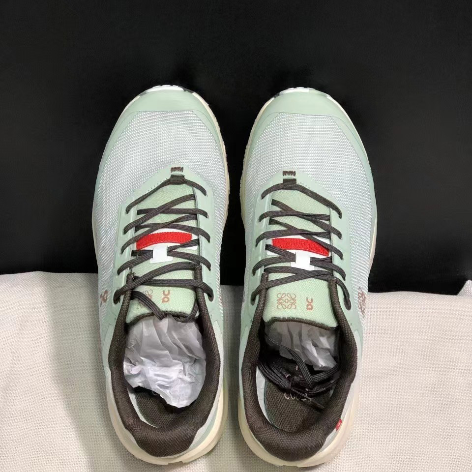 Loewe x On ‘Cloudventure’ Low Top Lace Up Sneakers - 