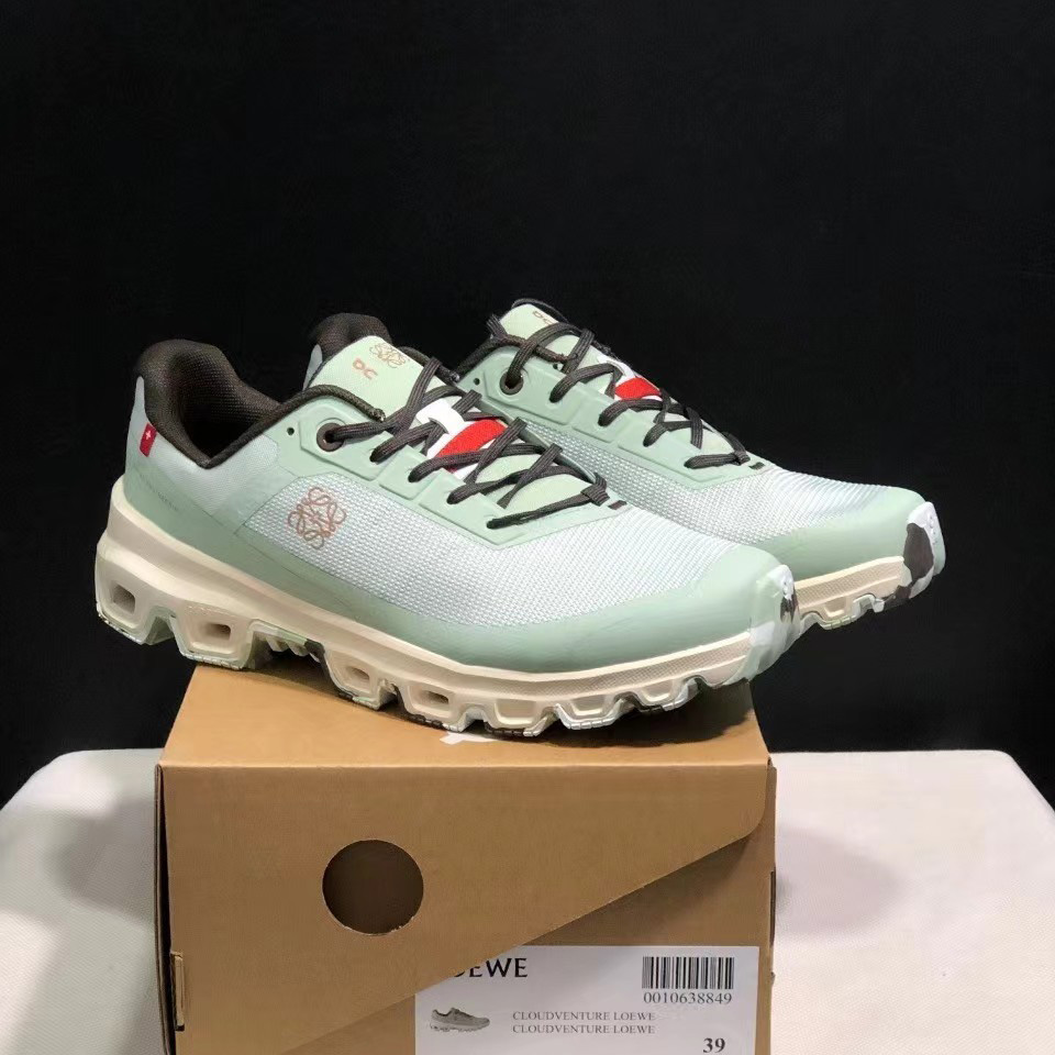 Loewe x On ‘Cloudventure’ Low Top Lace Up Sneakers - 