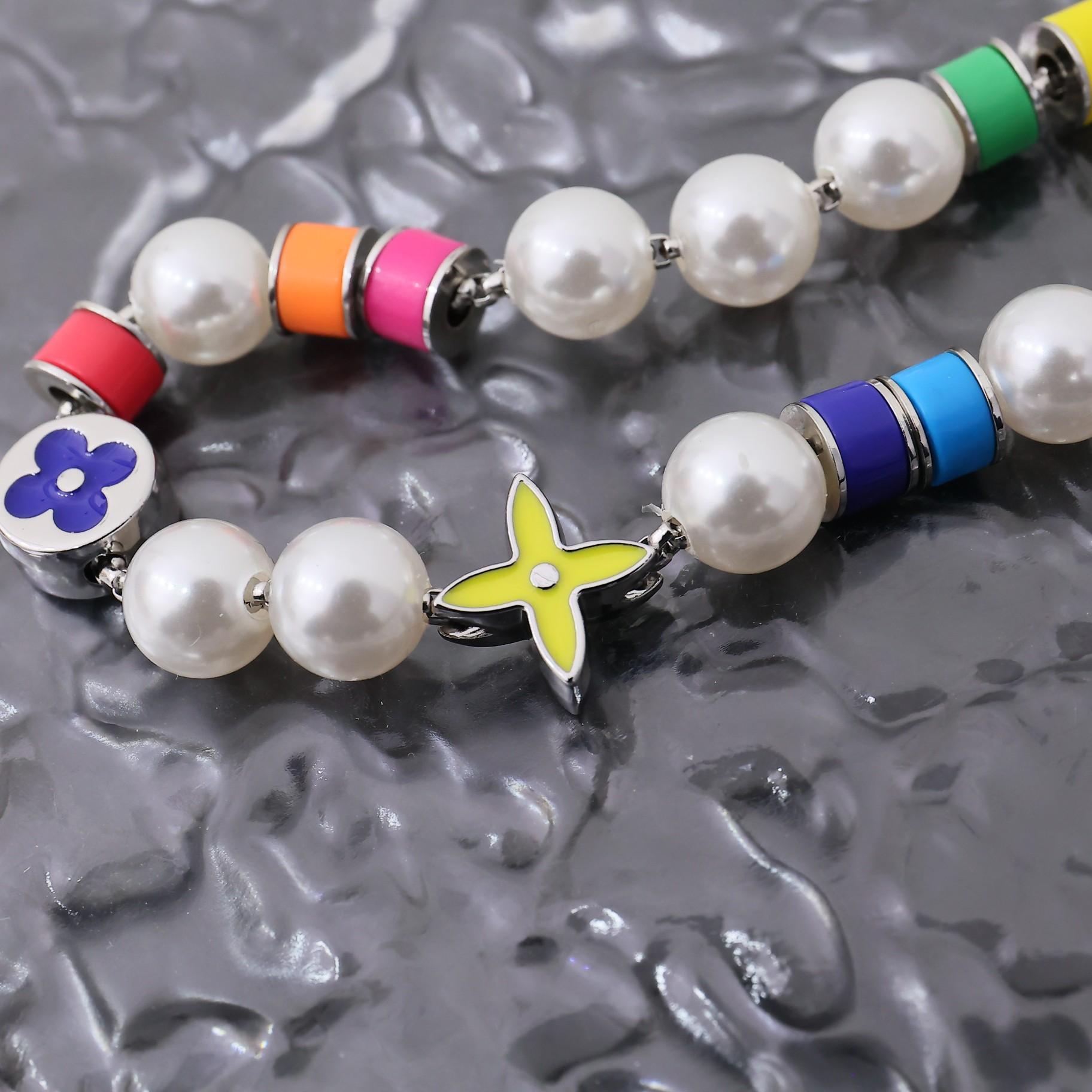 Louis Vuitton MNG Pearls Party Necklace   M01500 - PerfectKickZ