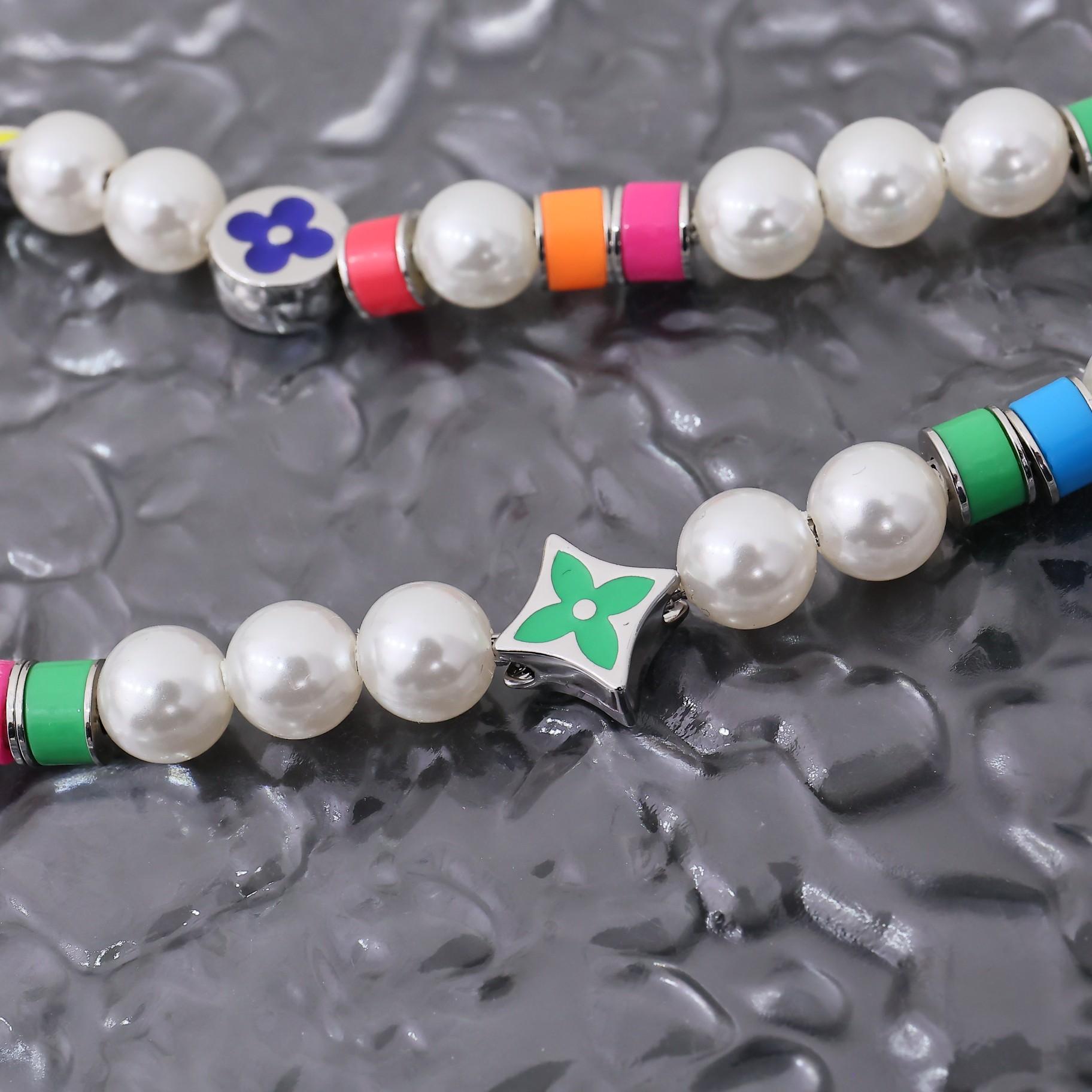 Louis Vuitton MNG Pearls Party Necklace   M01500 - PerfectKickZ