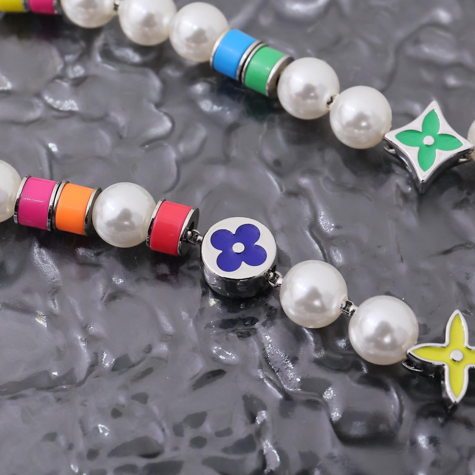 Louis Vuitton MNG Pearls Party Necklace   M01500 - PerfectKickZ