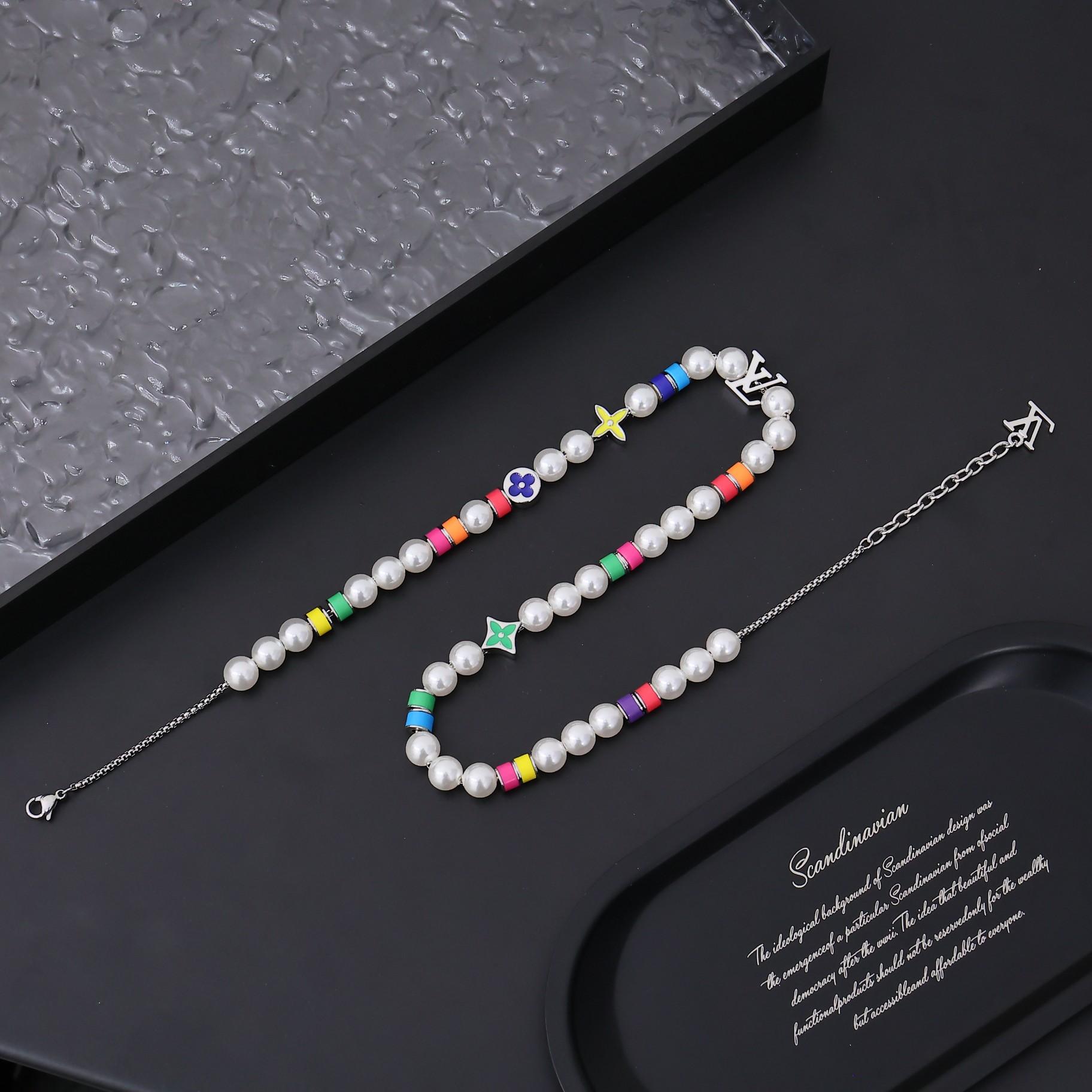 Louis Vuitton MNG Pearls Party Necklace   M01500 - PerfectKickZ
