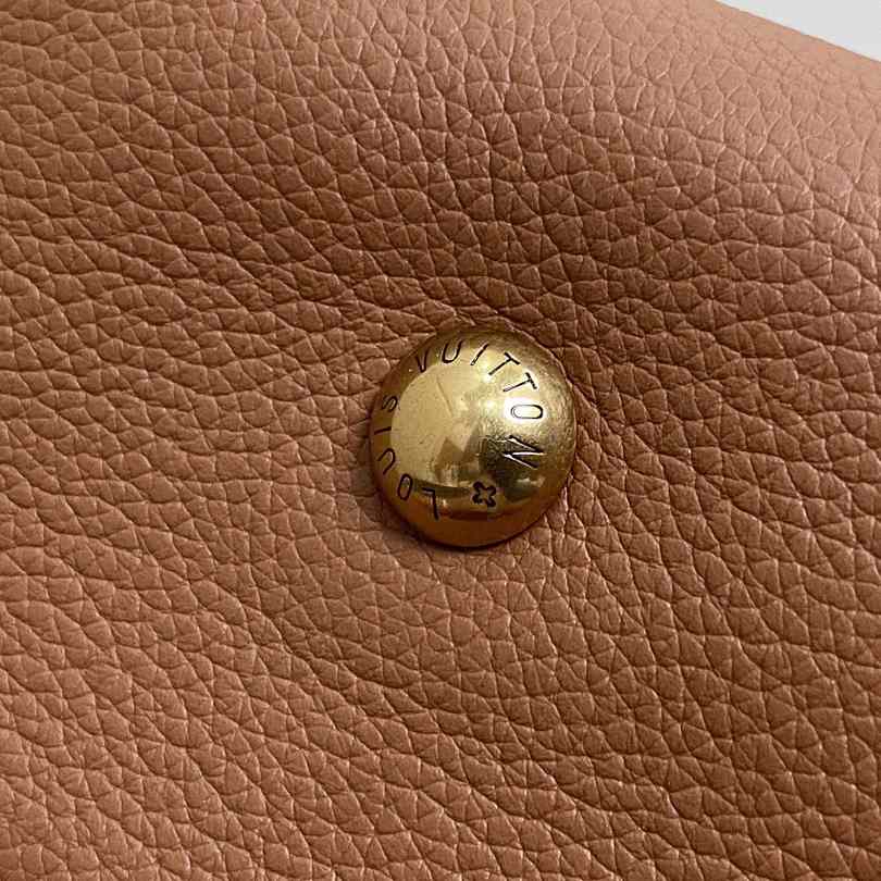 Louis Vuitton Low Key Hobo MM   M24974 - PerfectKickZ
