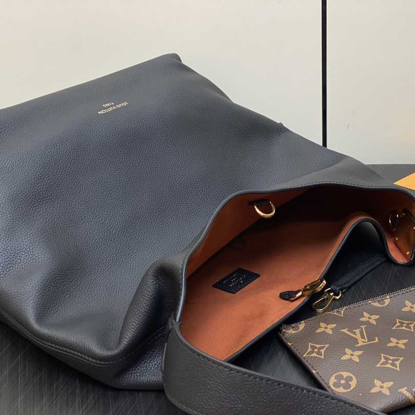 Louis Vuitton Low Key Hobo MM   M24856 - PerfectKickZ