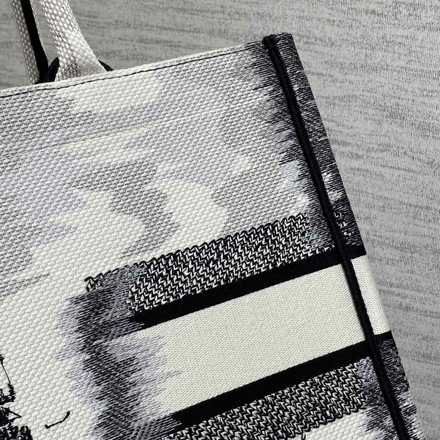 Dior Medium Dior Book Tote - PerfectKickZ