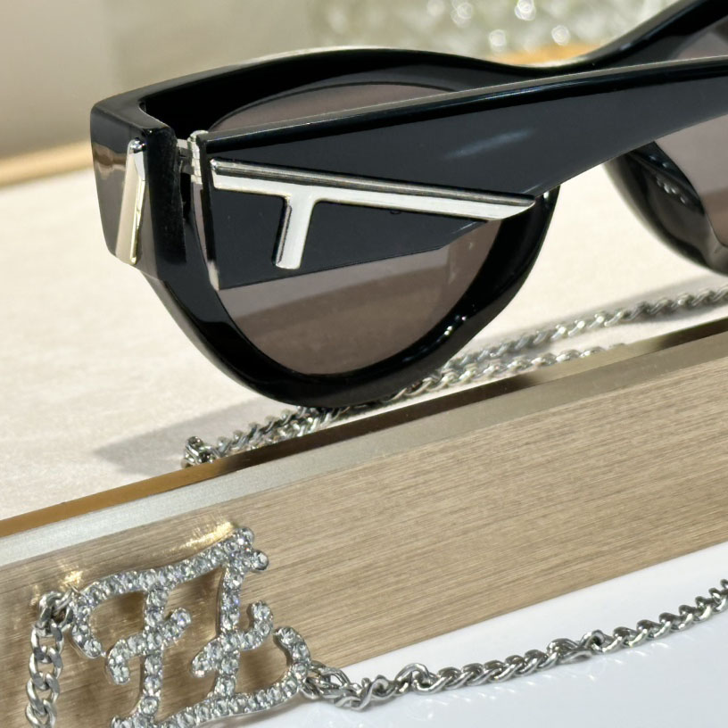 Fendi First FE40135I Sunglasses - PerfectKickZ
