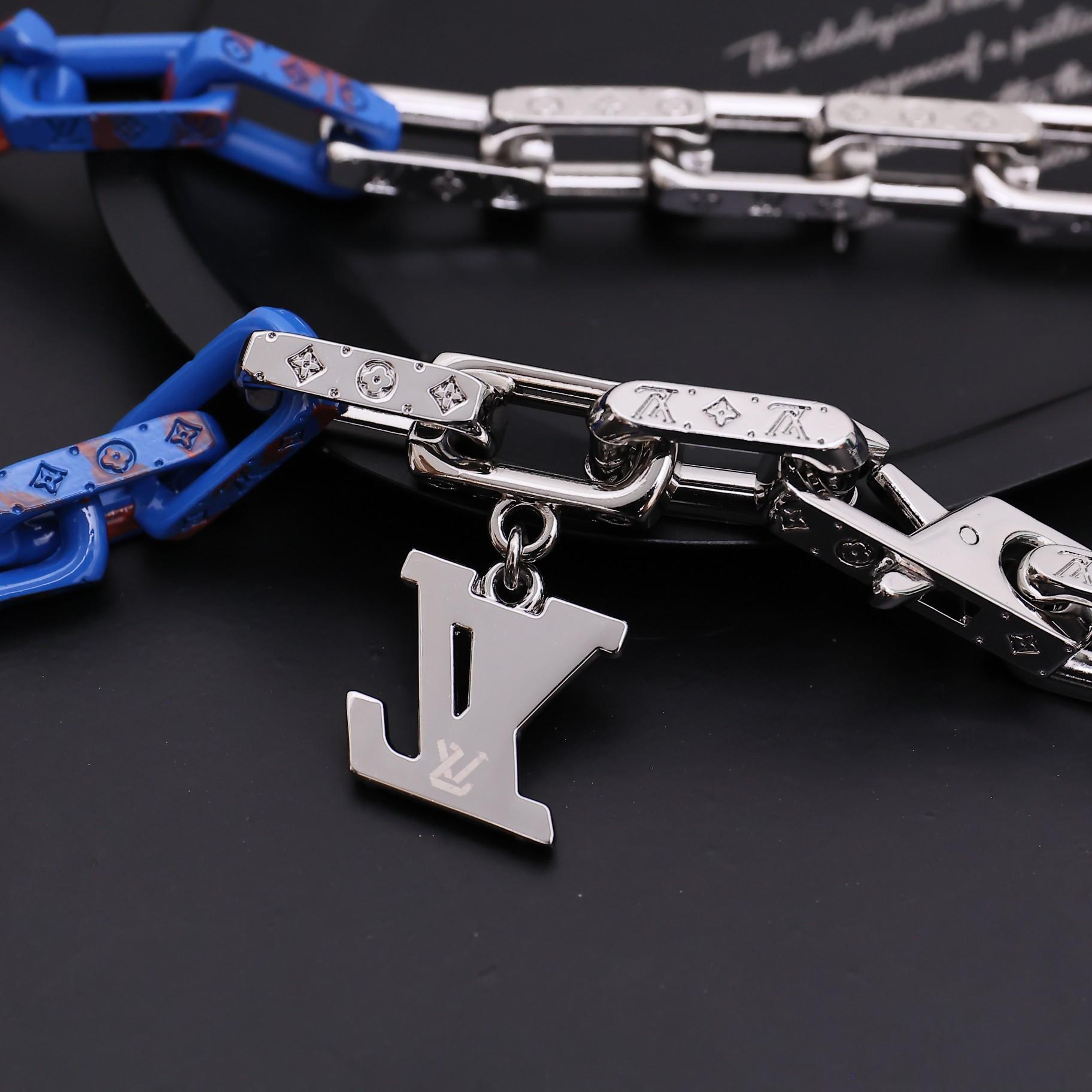 Louis Vuitton Monogram Chain Necklace   M01494 - PerfectKickZ