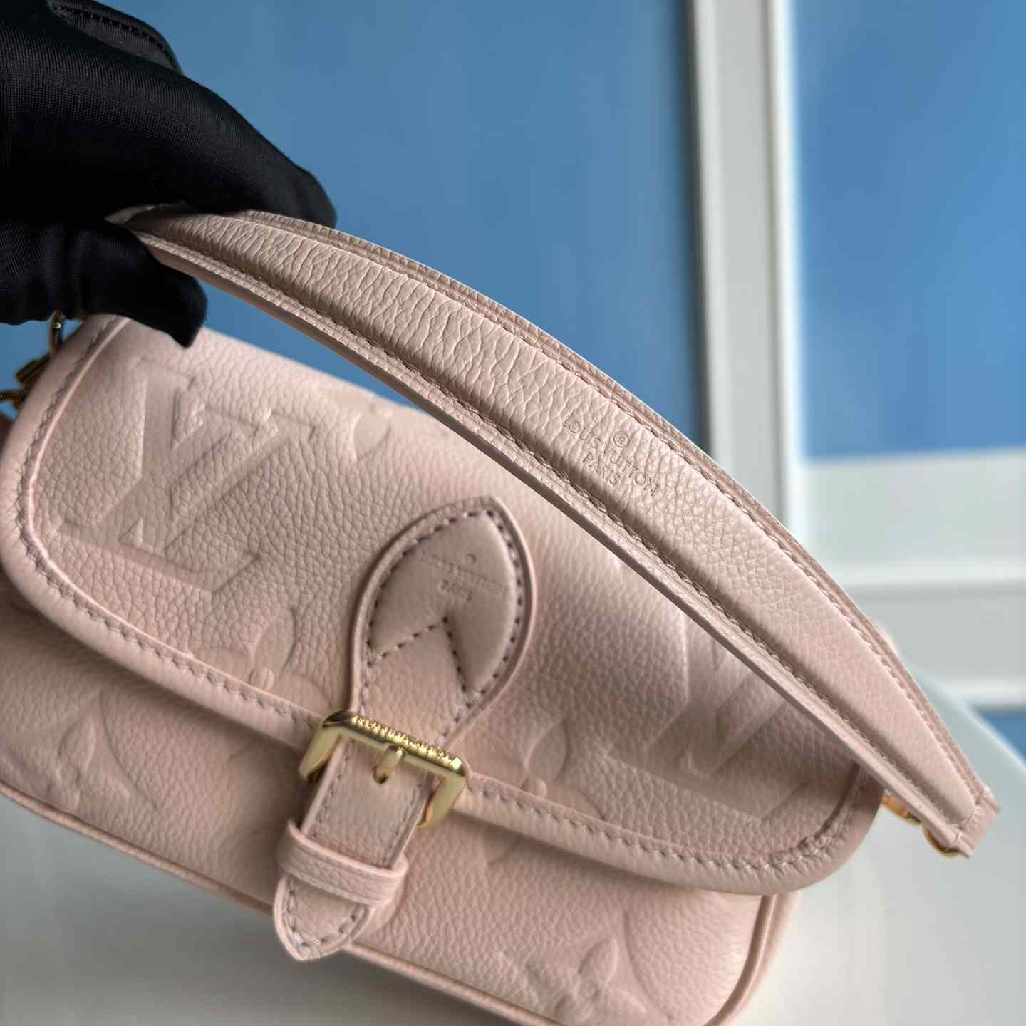 Louis Vuitton Nano Diane   M83566 - PerfectKickZ