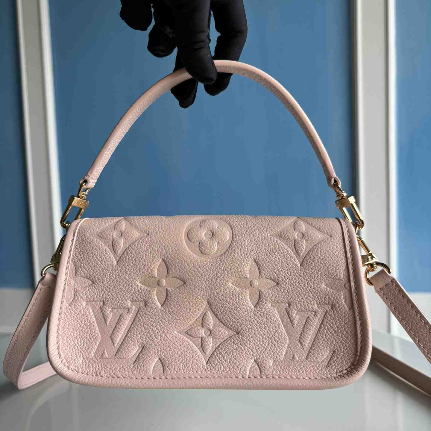 Louis Vuitton Nano Diane   M83566 - PerfectKickZ