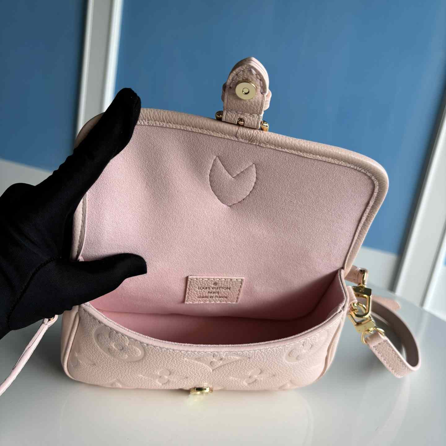 Louis Vuitton Nano Diane   M83566 - PerfectKickZ