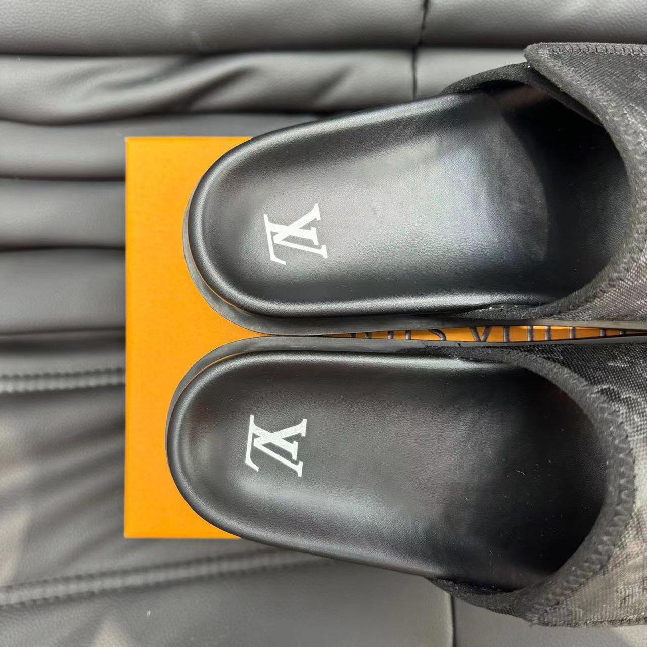 Louis Vuitton Miami Mule         1A9Z60 - 