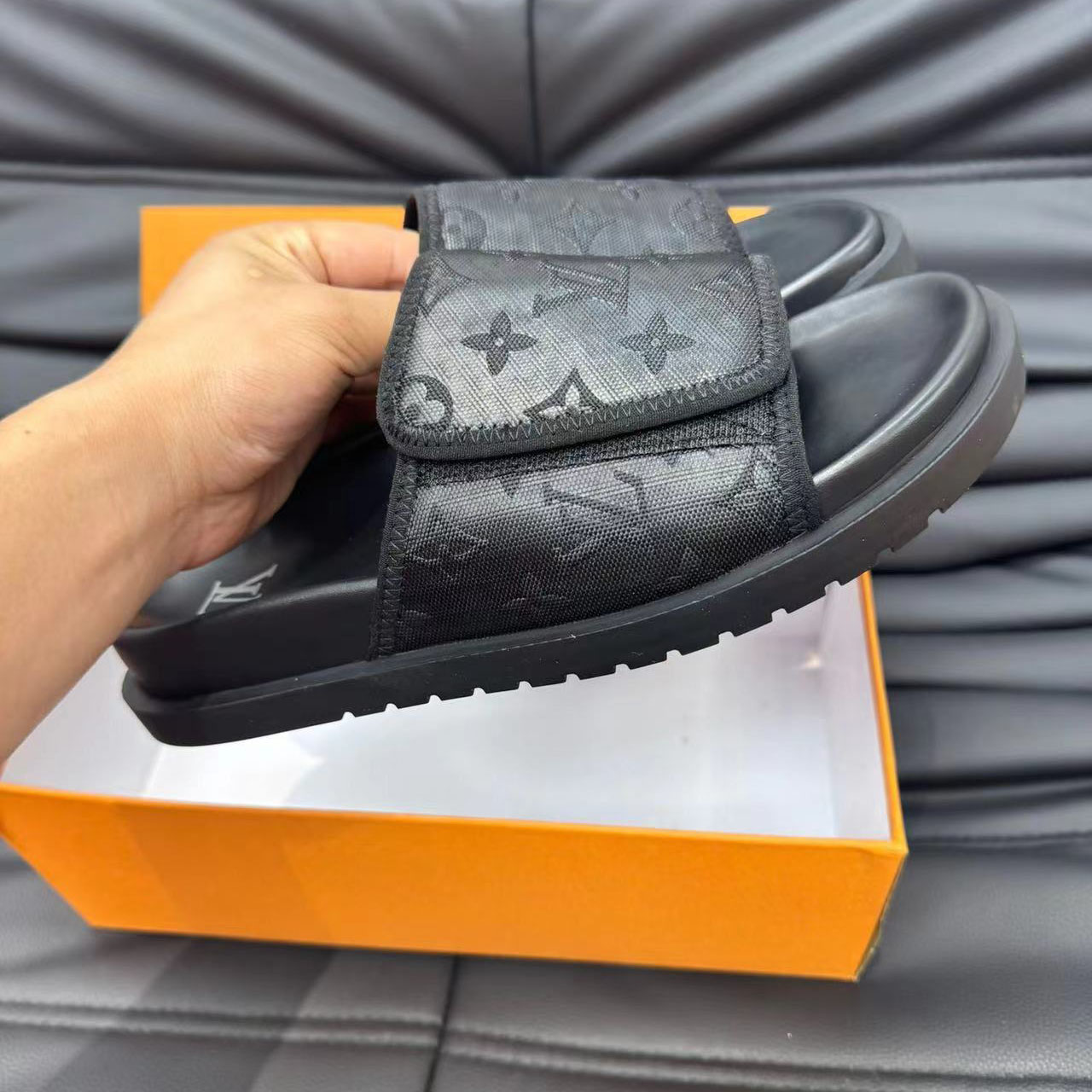 Louis Vuitton Miami Mule         1A9Z60 - 
