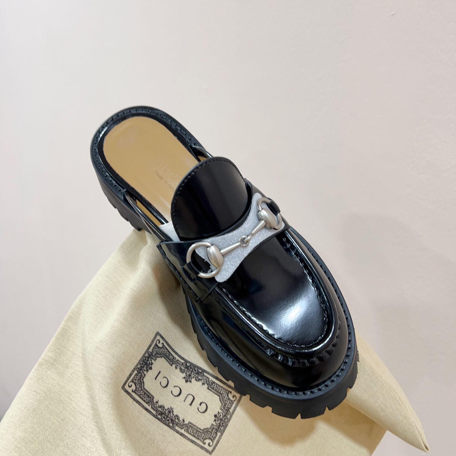Gucci Women's Mule With Horsebit - PerfectKickZ