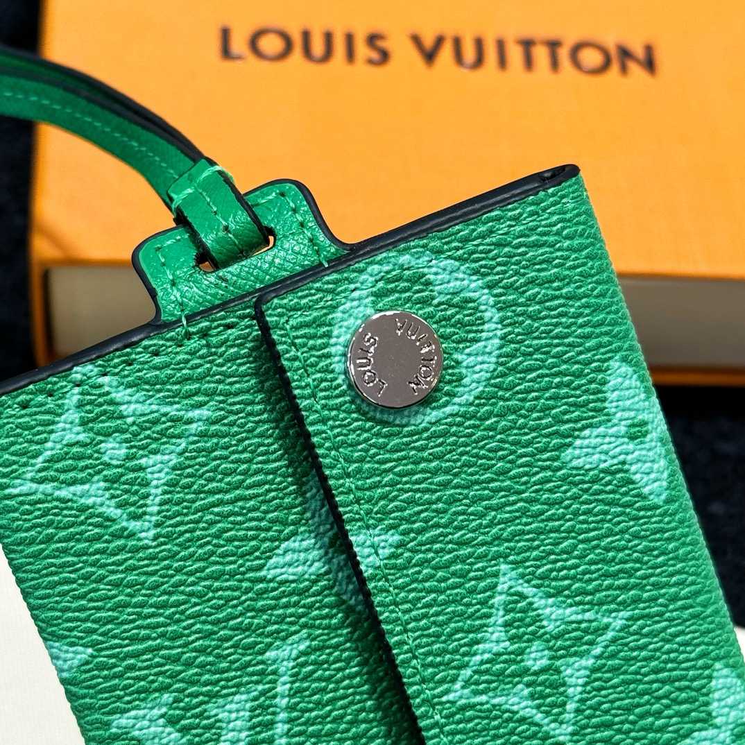 Louis Vuitton Card Holder Necklace  M83153 - PerfectKickZ