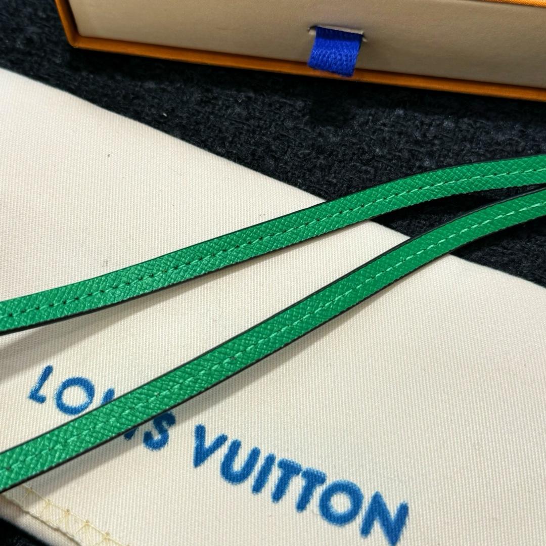 Louis Vuitton Card Holder Necklace  M83153 - PerfectKickZ