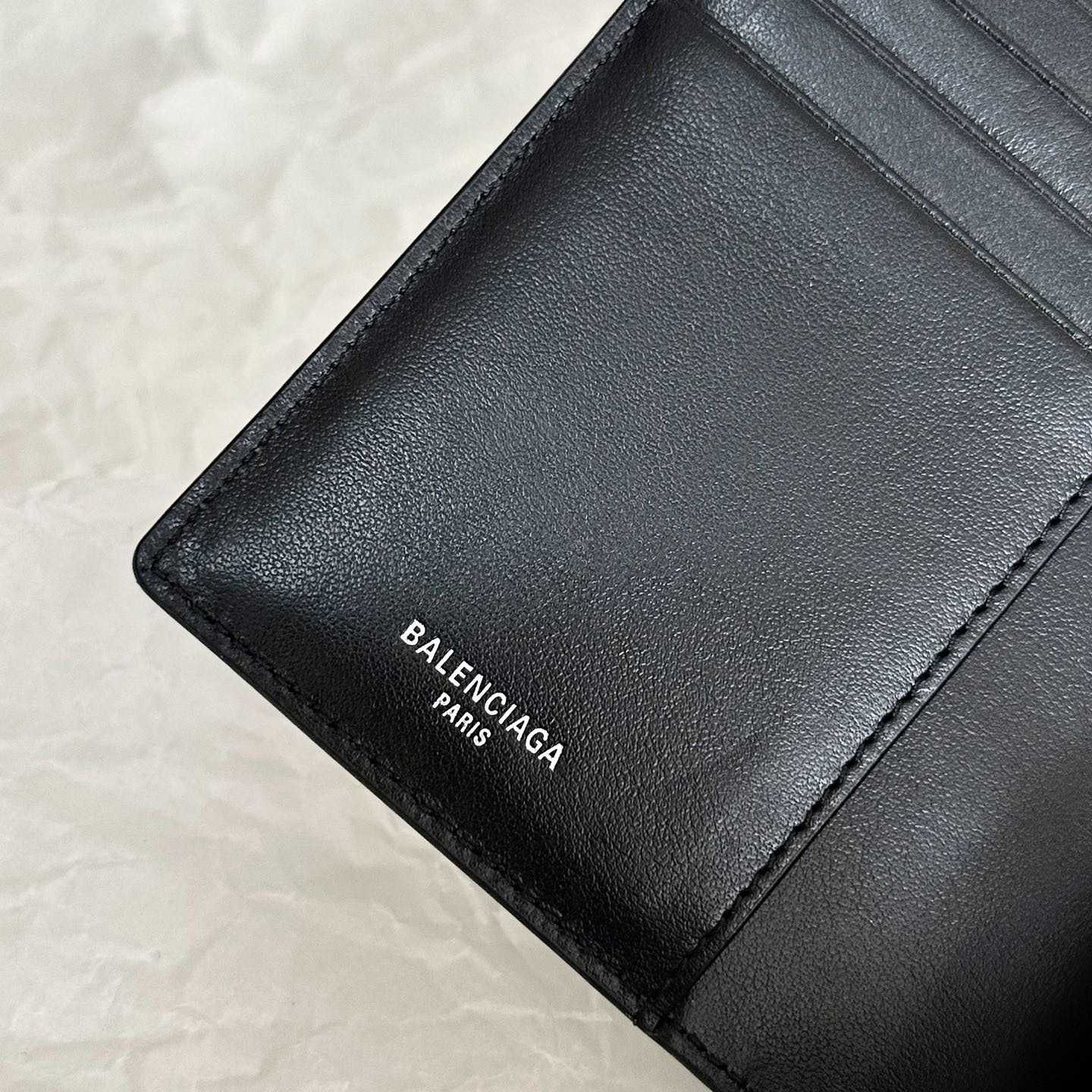 Balenciaga Passport Wallet  (14×10×1.5cm) - 