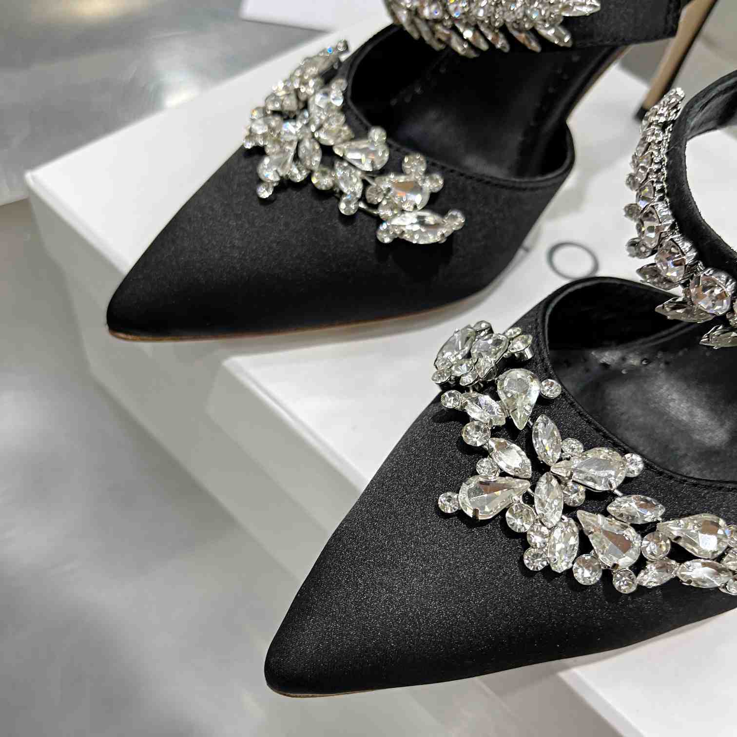 Manolo Blahnik Lurum Crystal-embellished Mules - PerfectKickZ