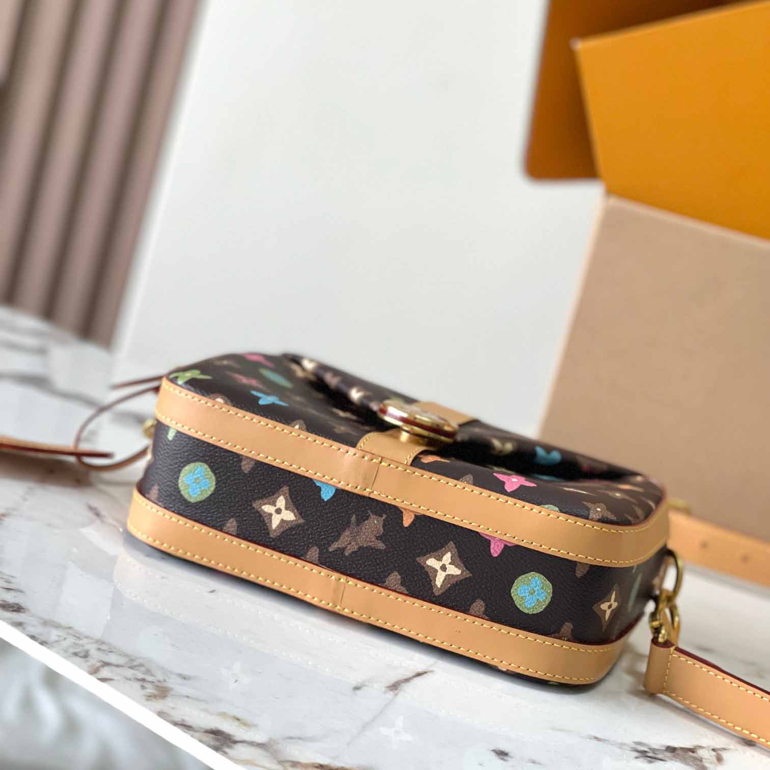Louis Vuitton Envelope Messenger   M24820 - PerfectKickZ