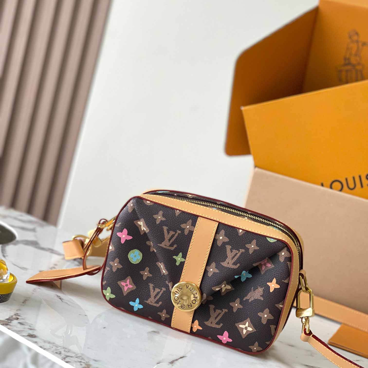 Louis Vuitton Envelope Messenger   M24820 - PerfectKickZ