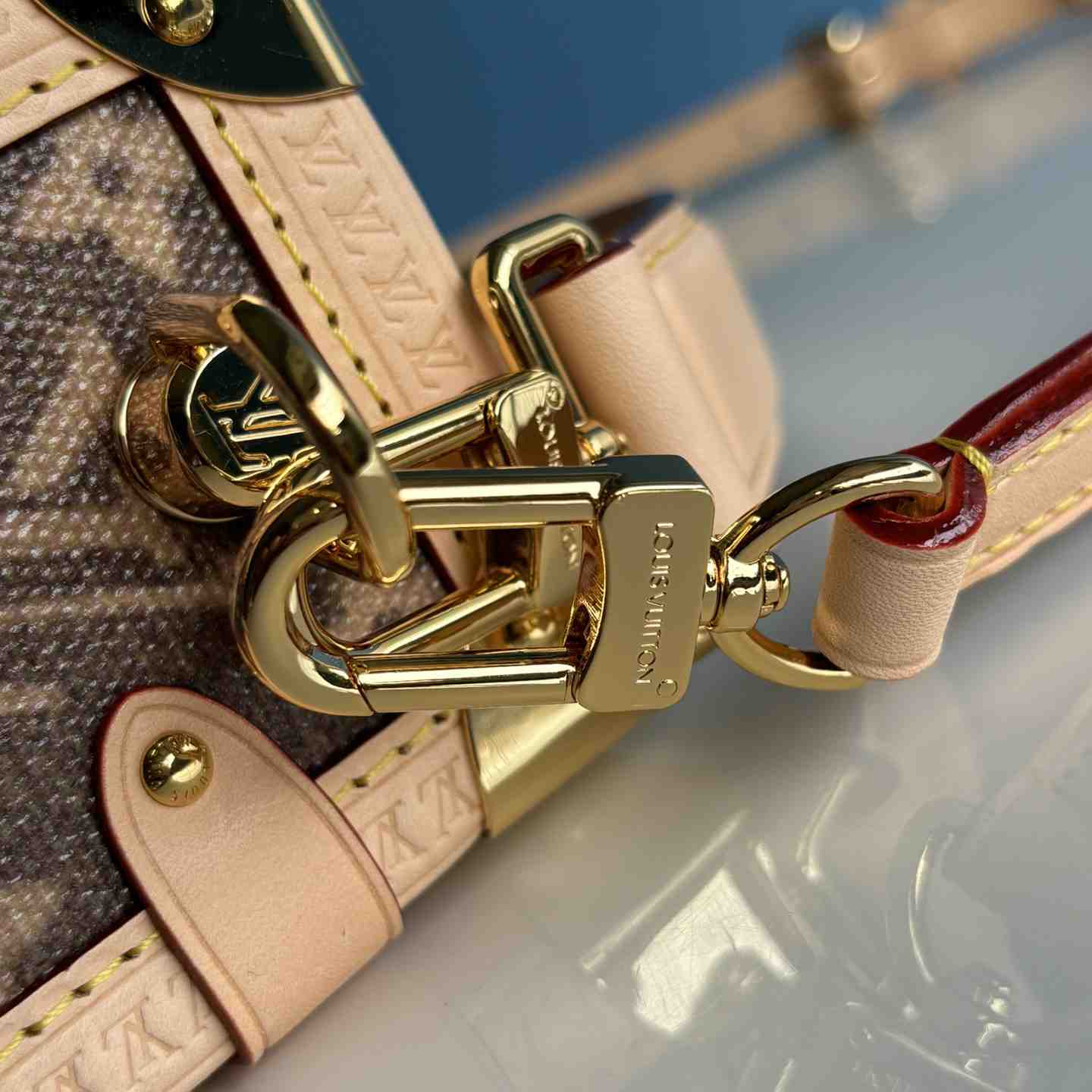Louis Vuitton Side Trunk MM   M47085 - PerfectKickZ