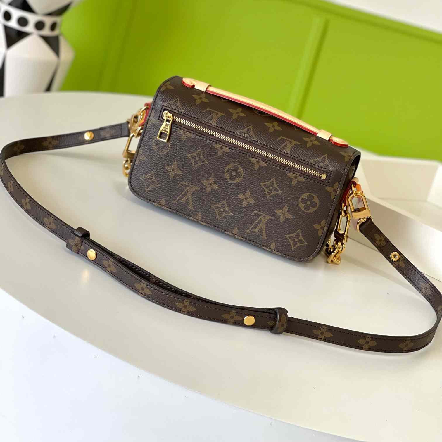 Louis Vuitton Pochette Métis East West   M46279 - PerfectKickZ