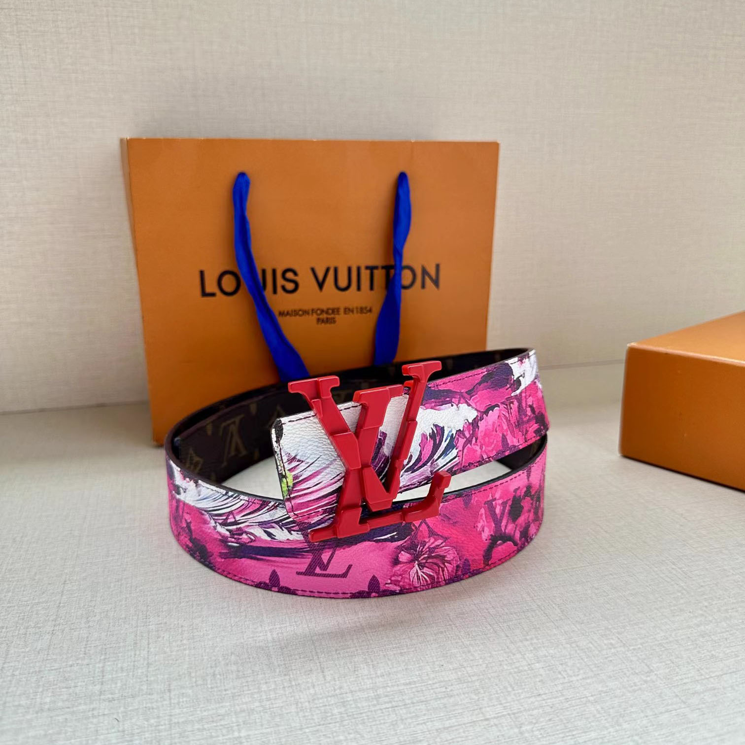 Louis Vuitton LV Tag 40mm Reversible Belt - PerfectKickZ