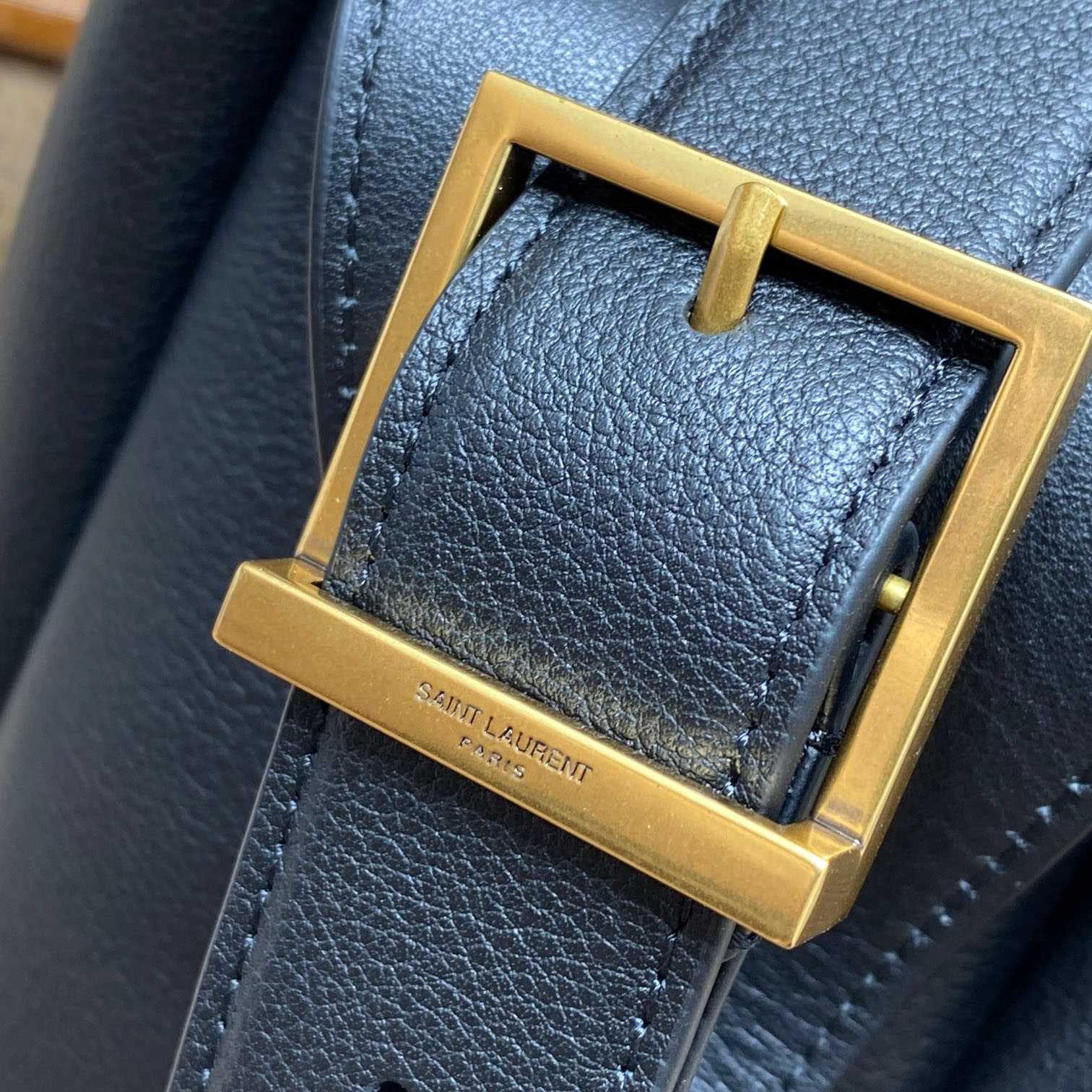 Saint Laurent Le 5 À 7 Supple Large In Smooth Leather - PerfectKickZ