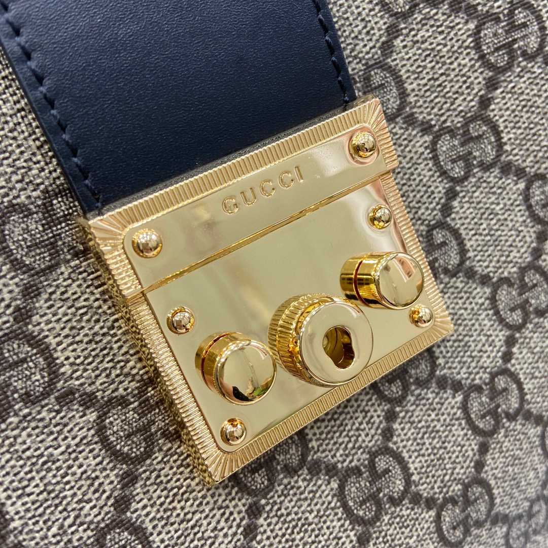 Gucci Padlock GG Medium Shoulder Bag - PerfectKickZ