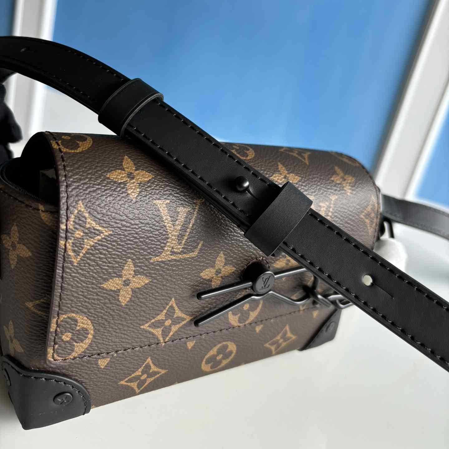 Louis Vuitton Steamer Wearable Wallet  M83613 - PerfectKickZ