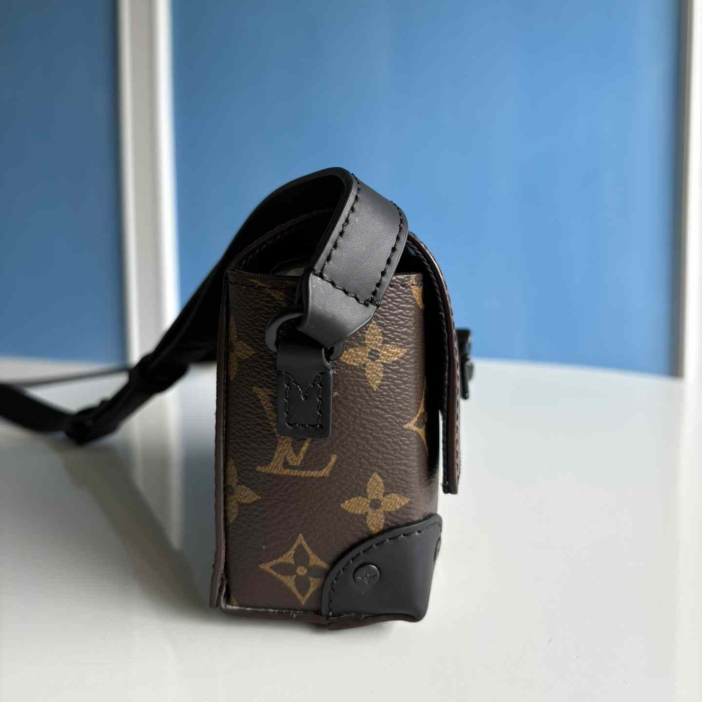 Louis Vuitton Steamer Wearable Wallet  M83613 - PerfectKickZ