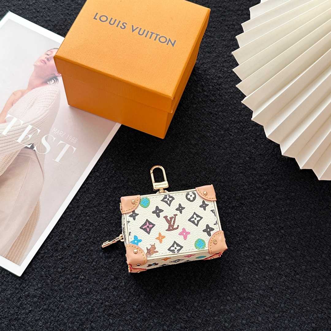 Louis Vuitton Monogram Craggy Trunk Key Holder and Bag Charm    - PerfectKickZ
